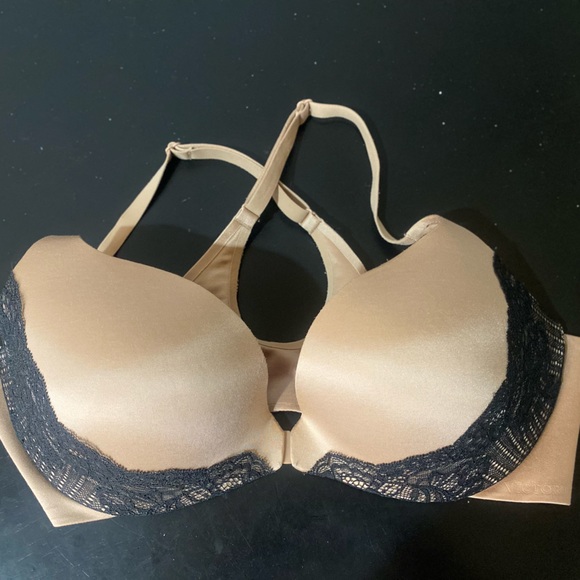 Victoria Secret - Picture 2 of 8